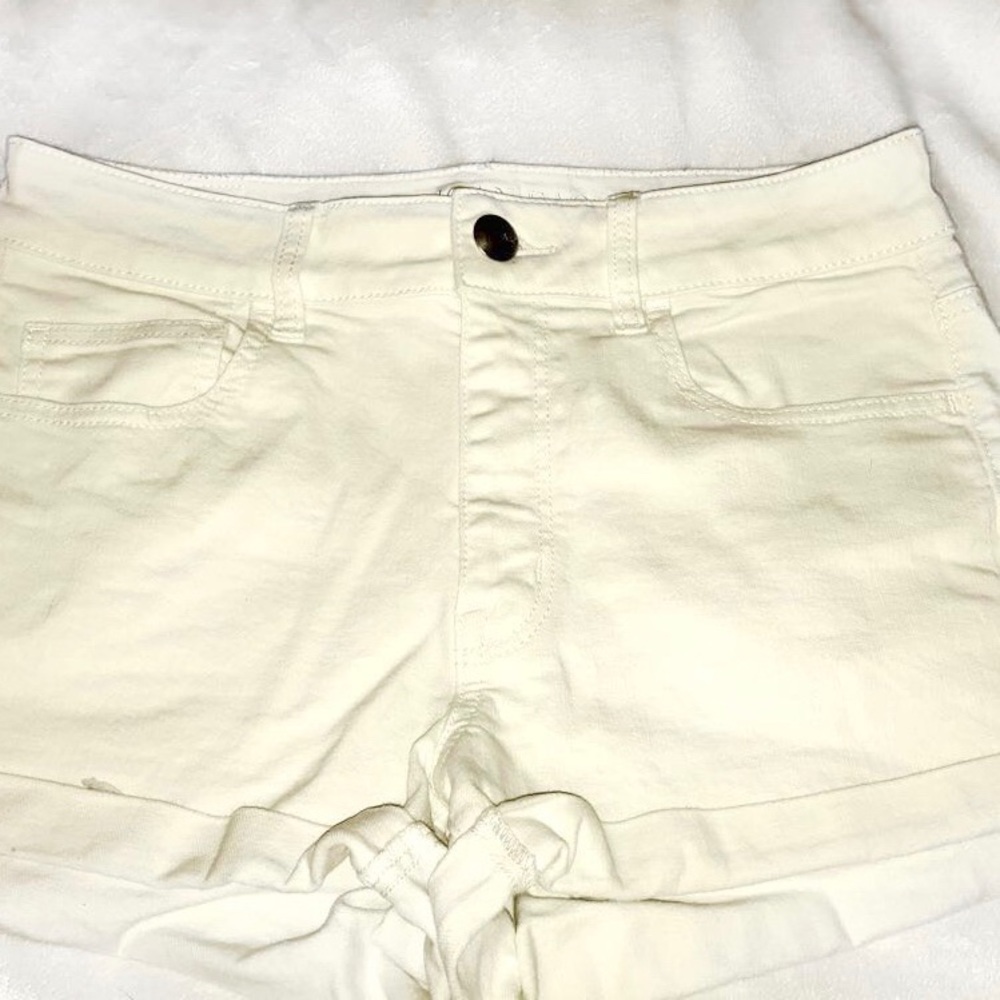 White American eagle shorts